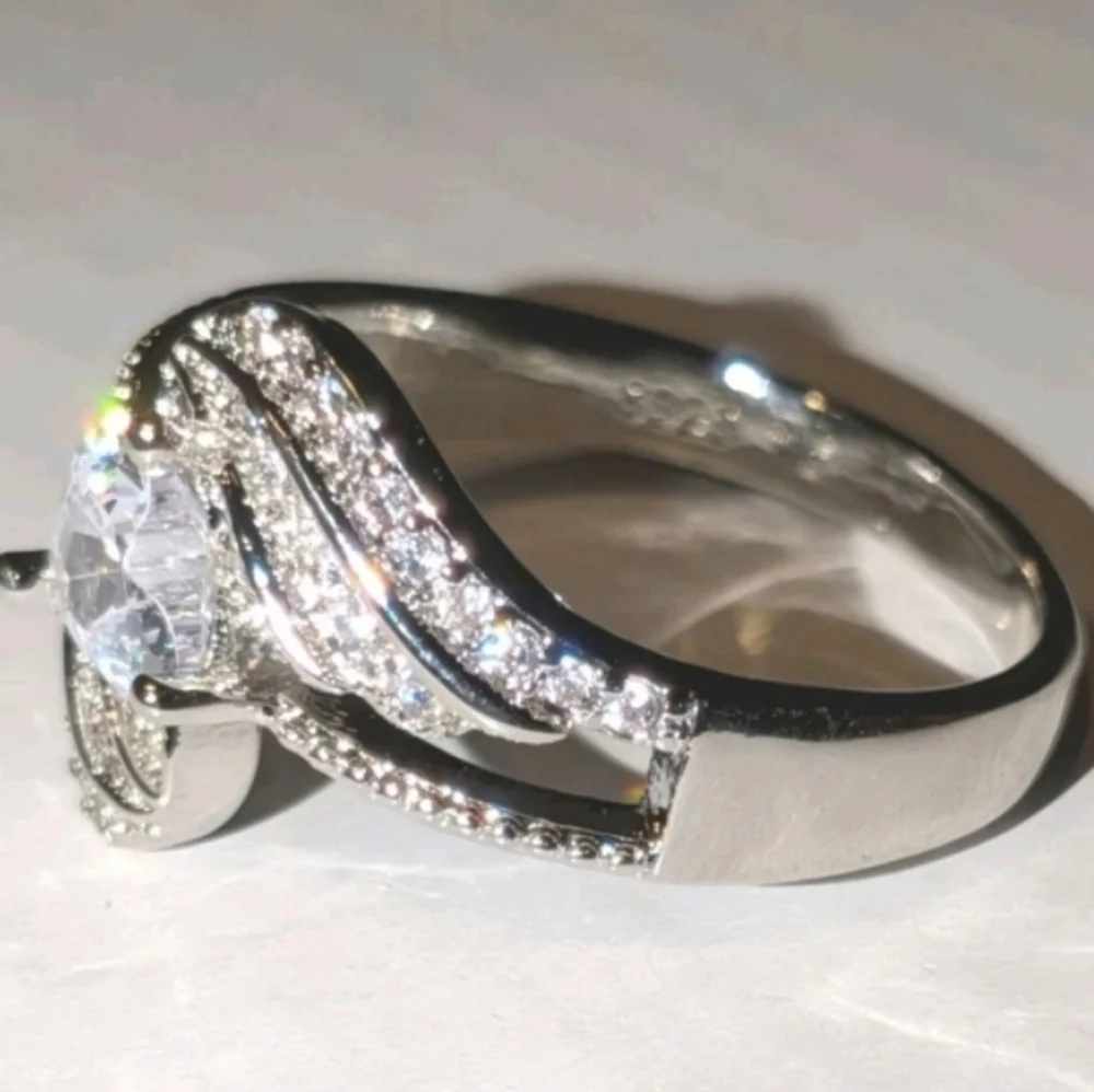 Shimmering 2.00ct Heart Cut Women's Engagement 925 Sterling silver Ring